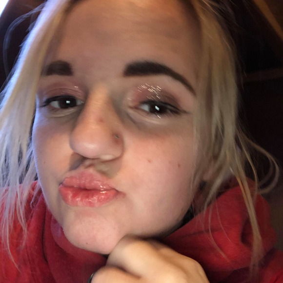 Meet your Posher, Julia - Picture 1 of 1